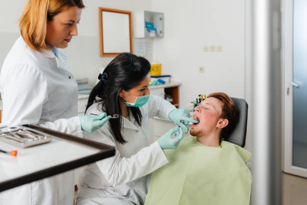 Best Broken or Cracked Tooth Emergency Dentist in Versailles, MO